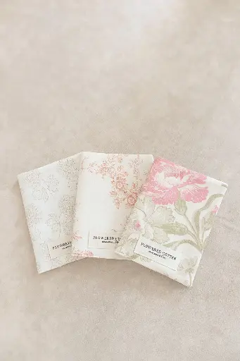 Étui à passeport en tissu fleuri